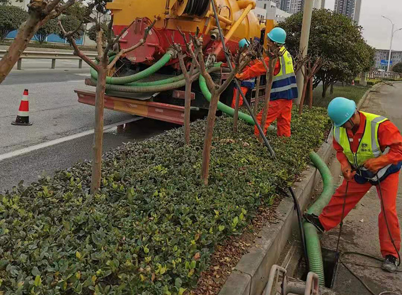新政镇市政管道清淤